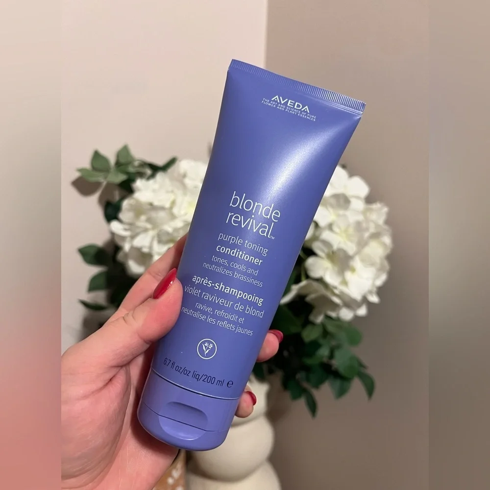AVEDA • BLONDE REVIVAL • PURPLE TONING SHAMPOO & CONDITIONER BUNDLE